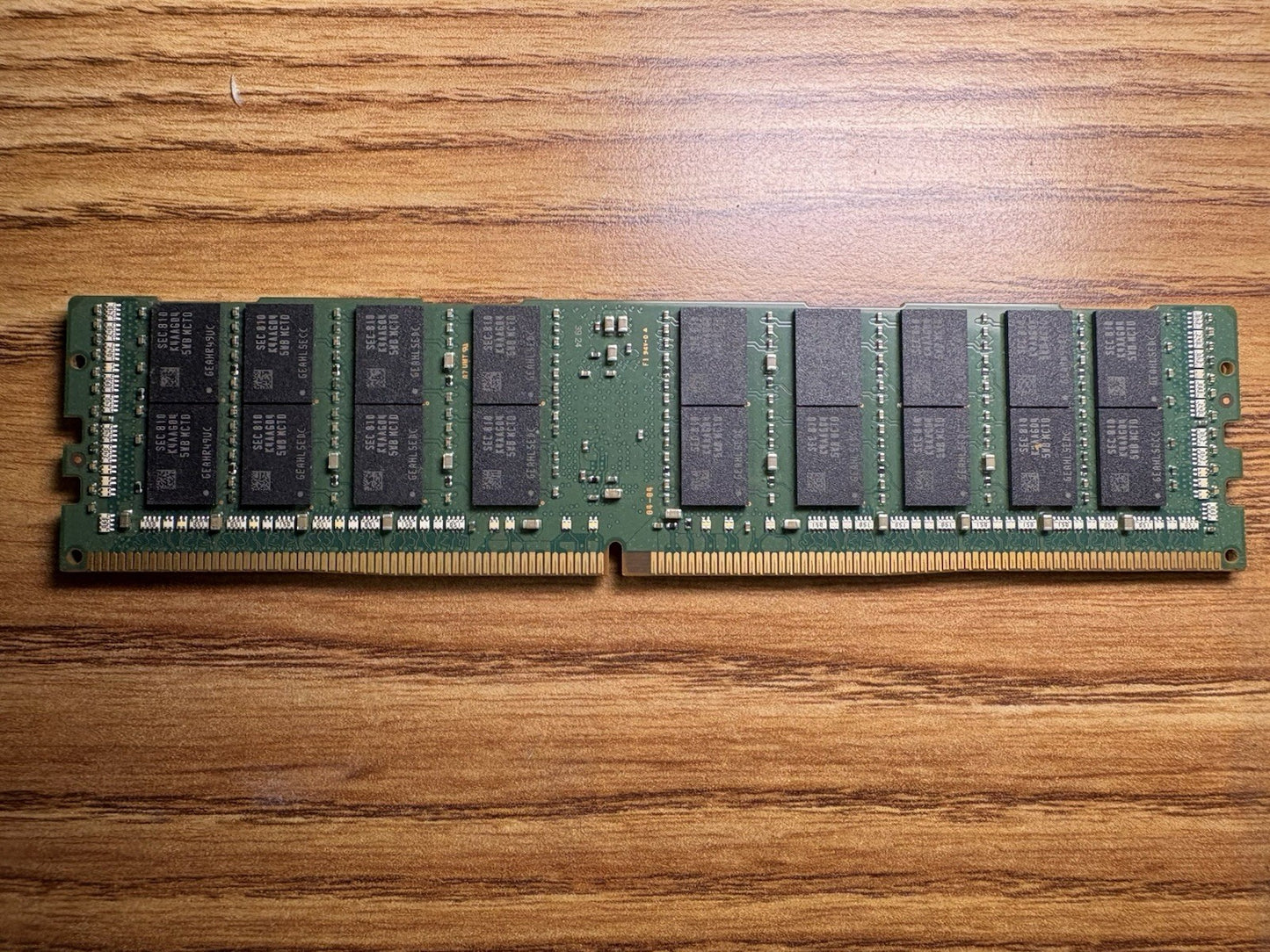Samsung Server RAM ( 64GB 4DRx4 PC4-2666V-LD2-12-DB1 M386A8K40BM2-CTD7Q)