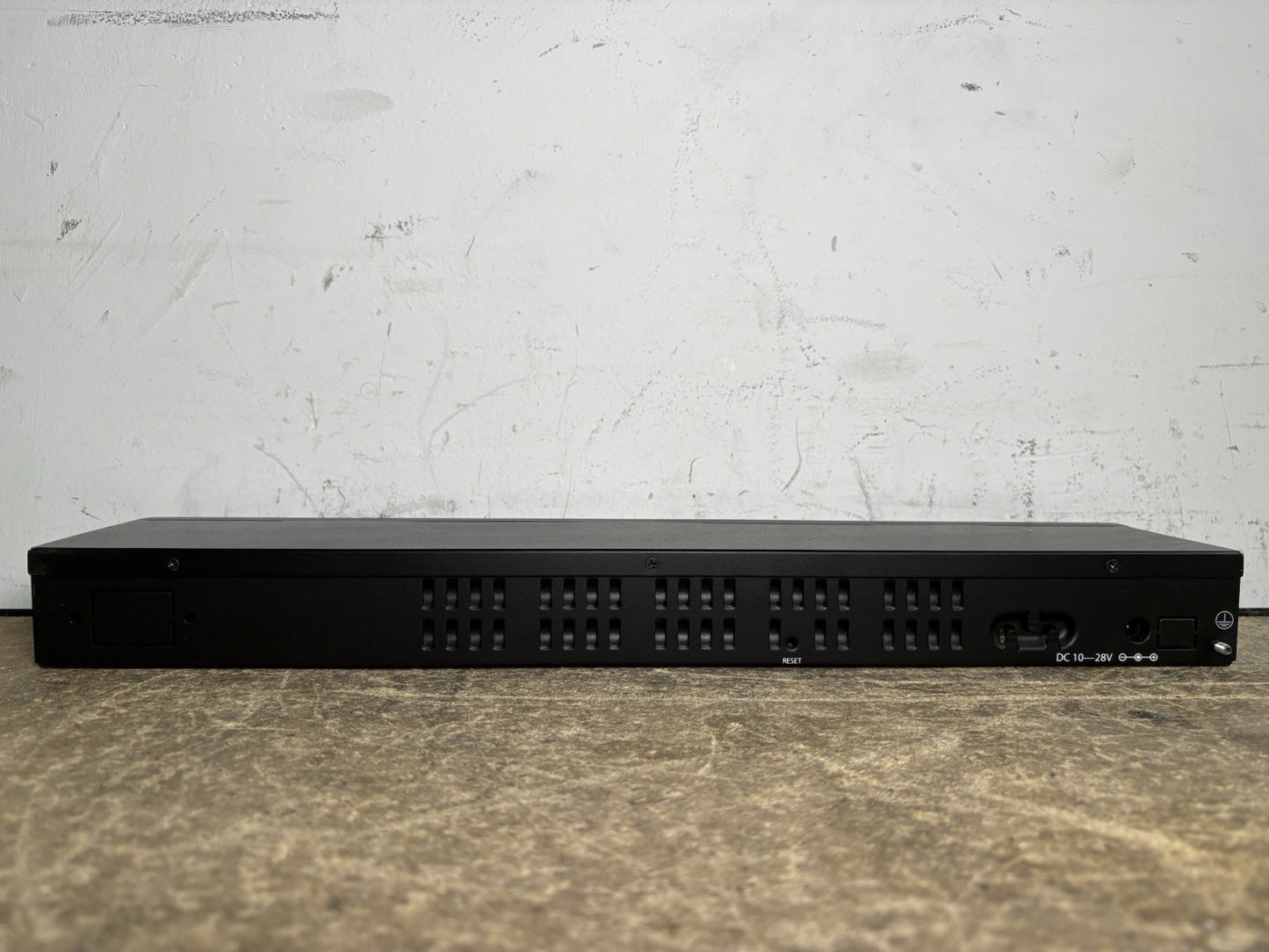 MikroTik RB2011iL-RM Ethernet Router