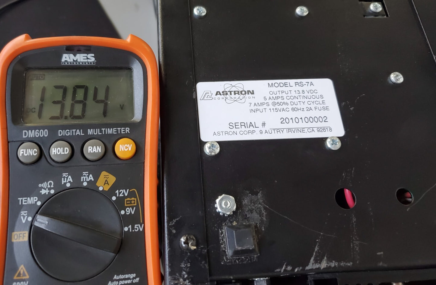 Astron RS-7A Power Supply - Black Output 13.8 VDC 7AMPS