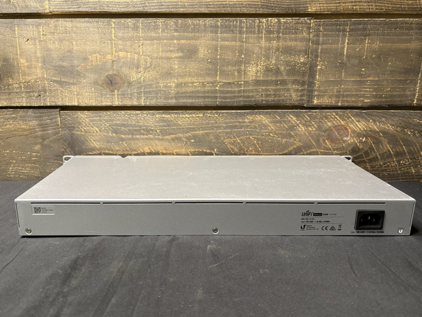 Ubiquiti UniFi USW-16-POE 16-Port Gigabit PoE Ethernet Switch *COSMETIC