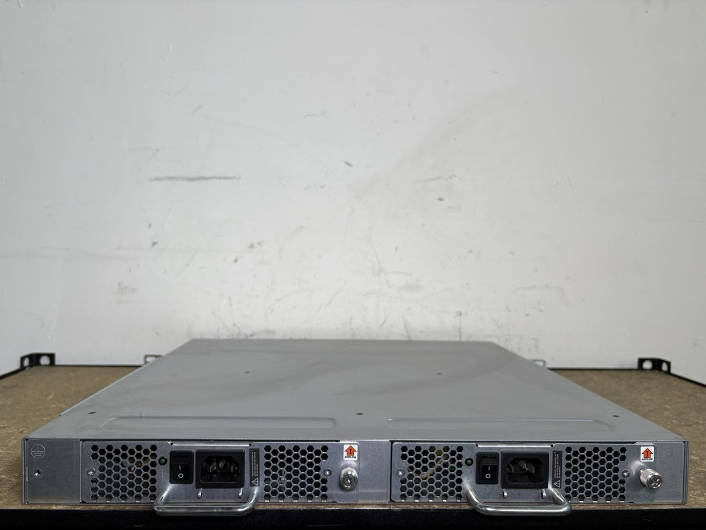 EMC Brocade DS-6510B 48x 8Gb SFP+ FC SAN Switch EM-6510-24-8G-R (48-Active)+Lic