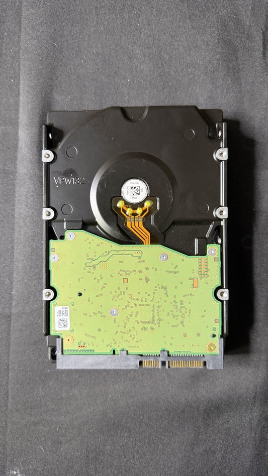 8TB Western Digital DC HC320 SATA 3.5 HUS728T8TALE6L4 Hard Drive 100% Health