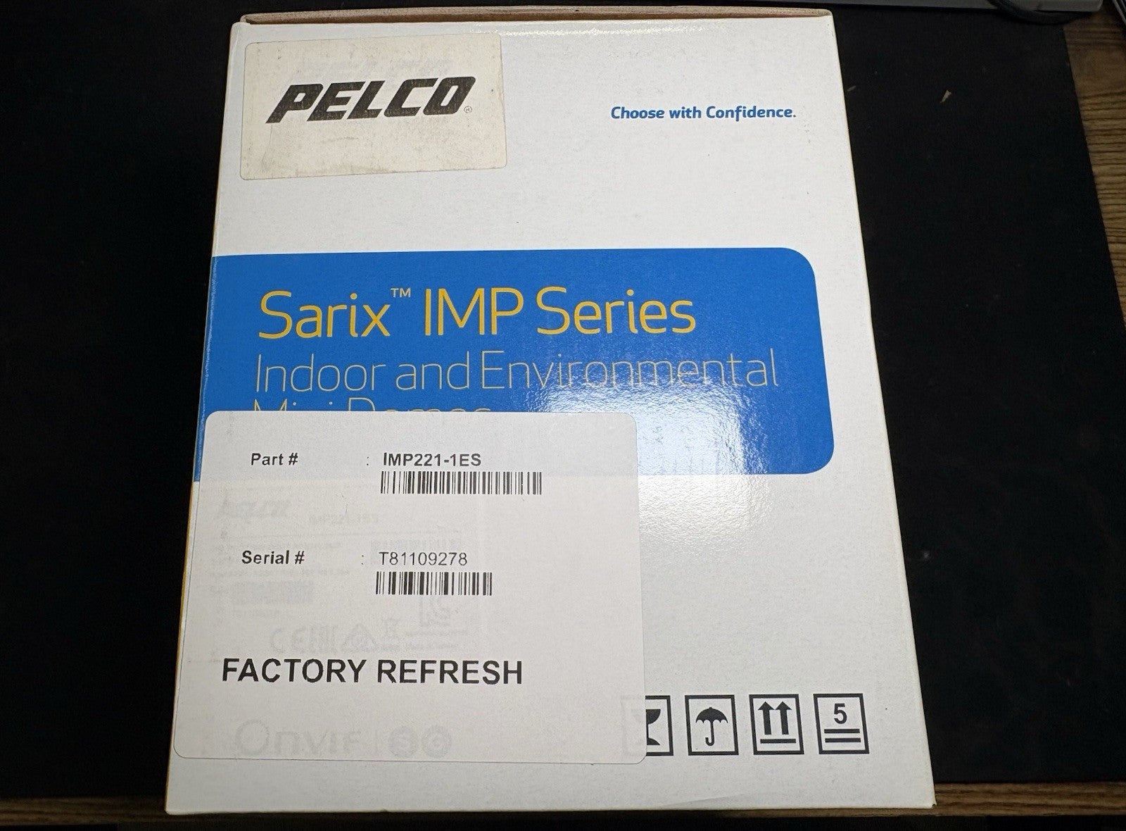Pelco Sarix IMP Mini Dome IMP221-1ES