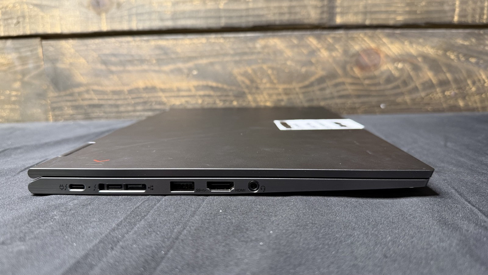 Lenovo ThinkPad X1 yoga gen 4, i5-8265U 8GB RAM 256GB SSD NO OS