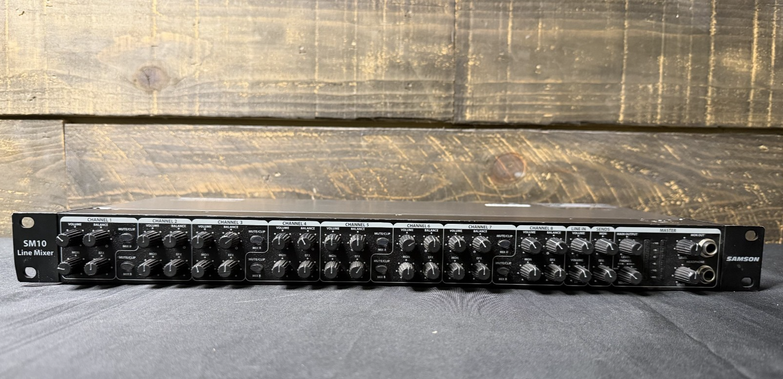 Samson SM10  10-Channel Rack Mount Line Mixer