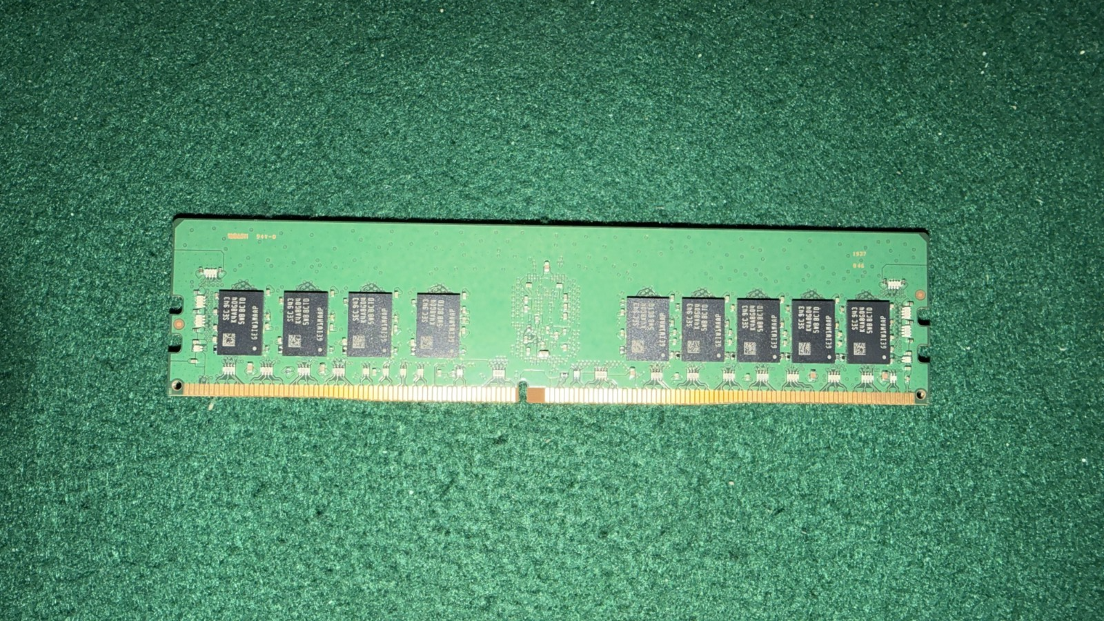 SAMSUNG 16GB PC4-2666V Server Ram /  Memory - M393A2K40BB2-CTD7Y