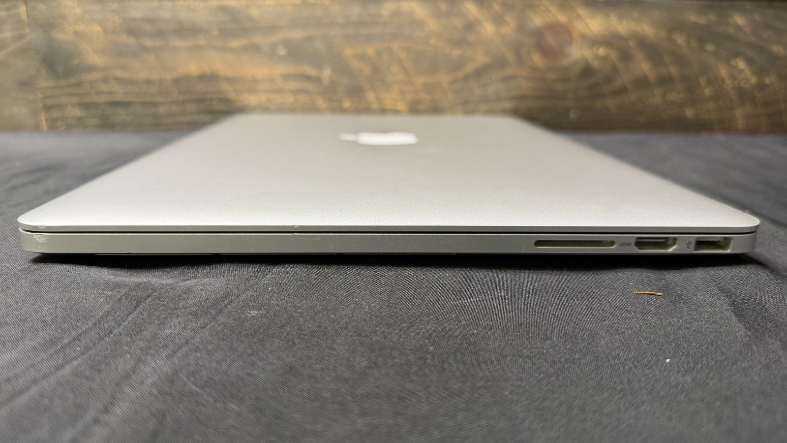 Apple MacBook Pro A1398 2013 15" intel core i7 8GB RAM 250GB SSD