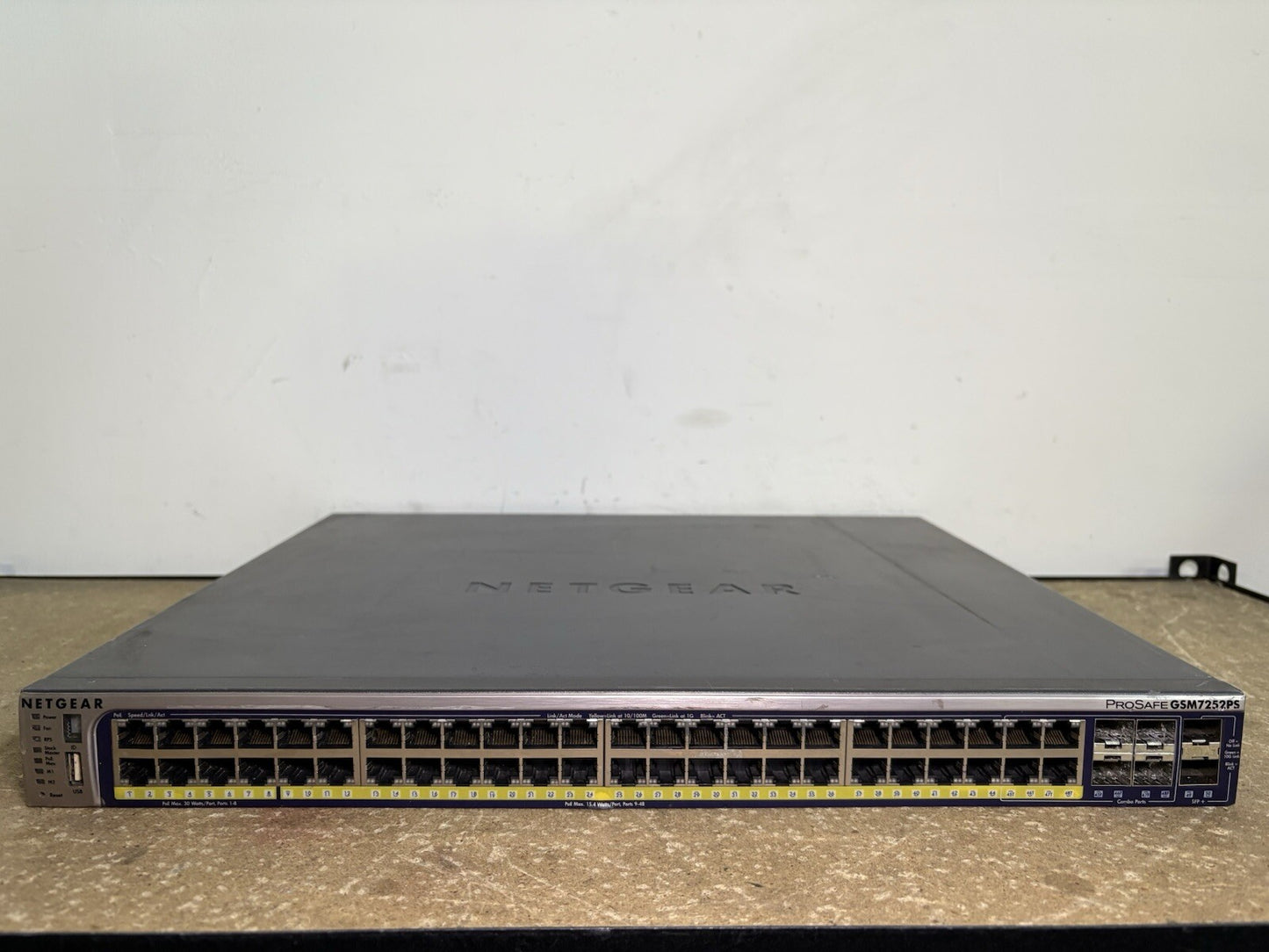 Netgear GSM7252PS 48-Port GB Smart Stackable POE Switch