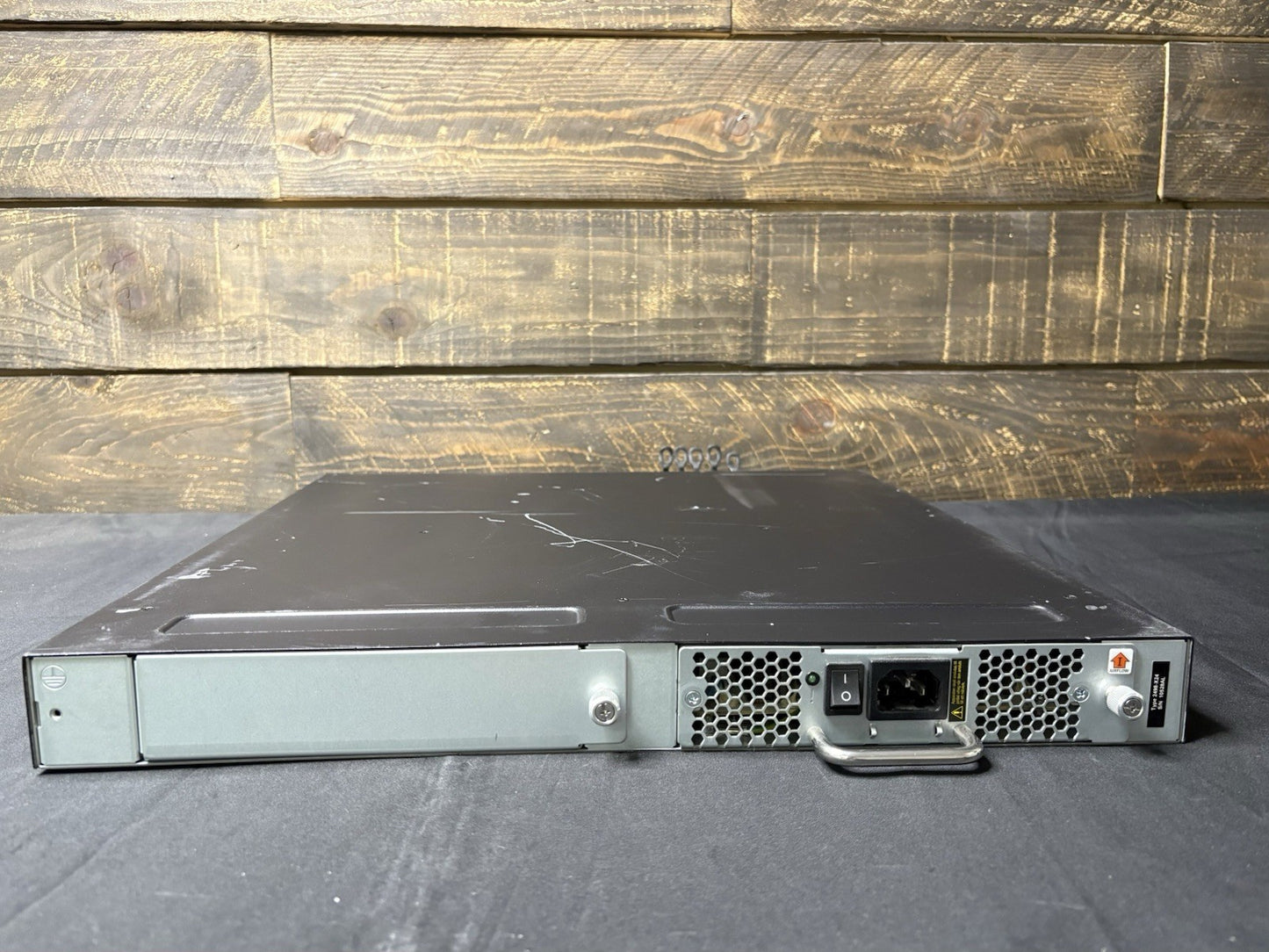 IBM Brocade Fibre Channel Switch SAN24B-5 IB-6505-12-2000-0R