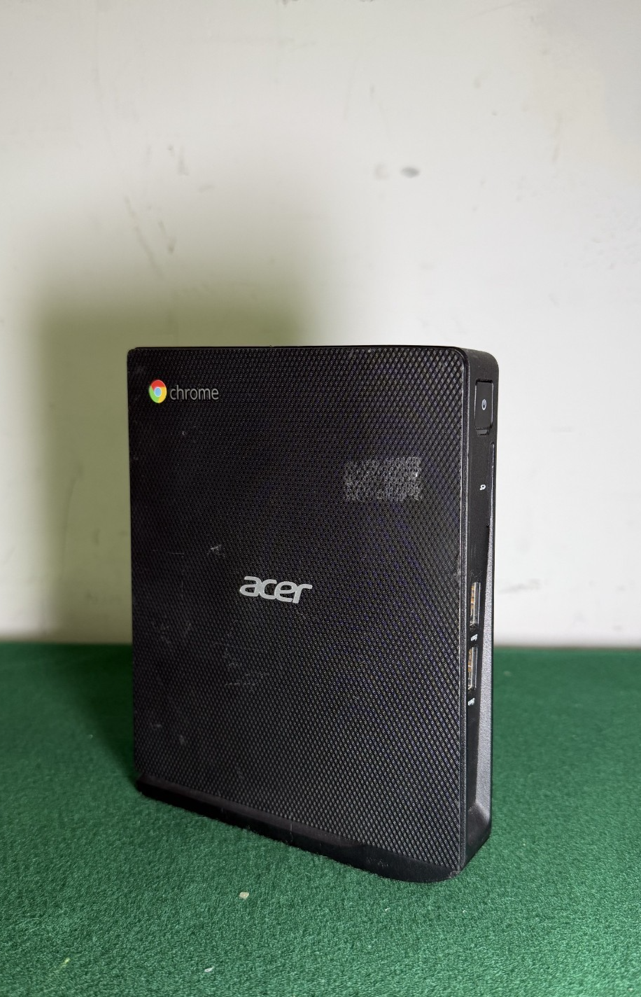 Acer Chromebox CX12 - 4GB RAM, 16GB SSD,  CHROME OS installed.