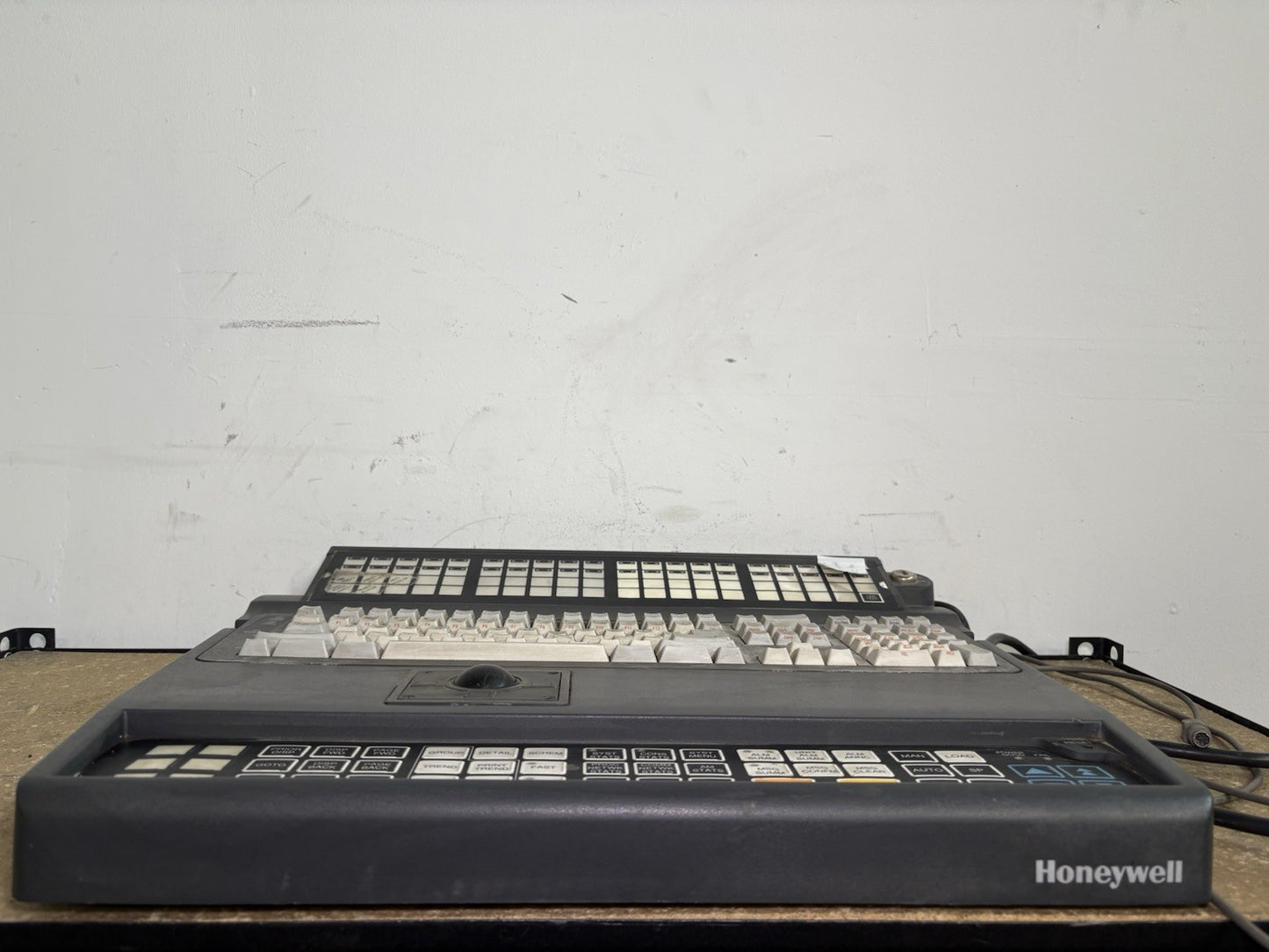 Honeywell Esterline AID-3 Industrial Keyboard / 9395-00381-013-D