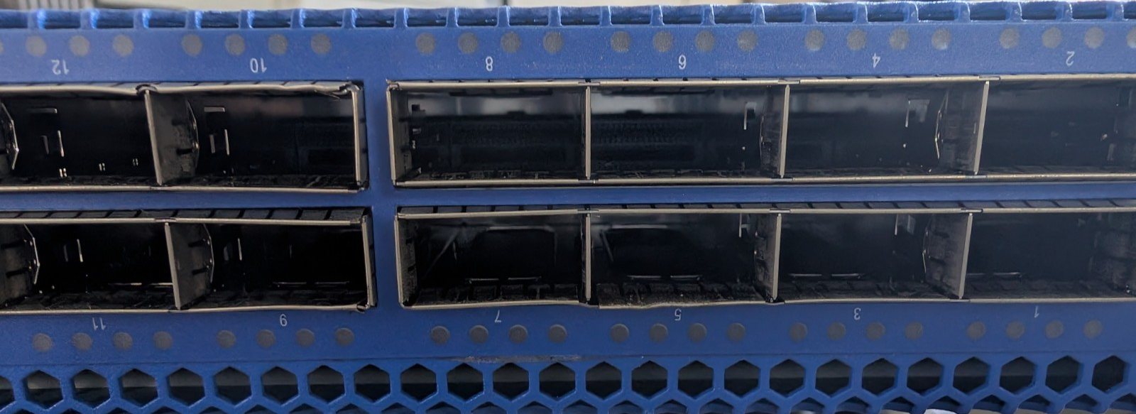 Edge-Core 7762-32X-A-AC-F-HVDC 32-Port 100G Switch AS7762-32X W/ Onie