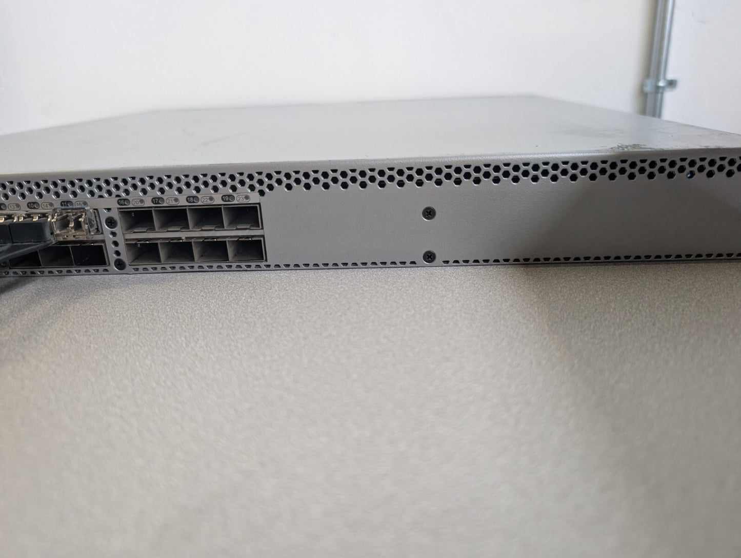 BROCADE 6505 (NA-6505-12-16G-MC-1R) 24-Port Switch Single PSU 12 active ports