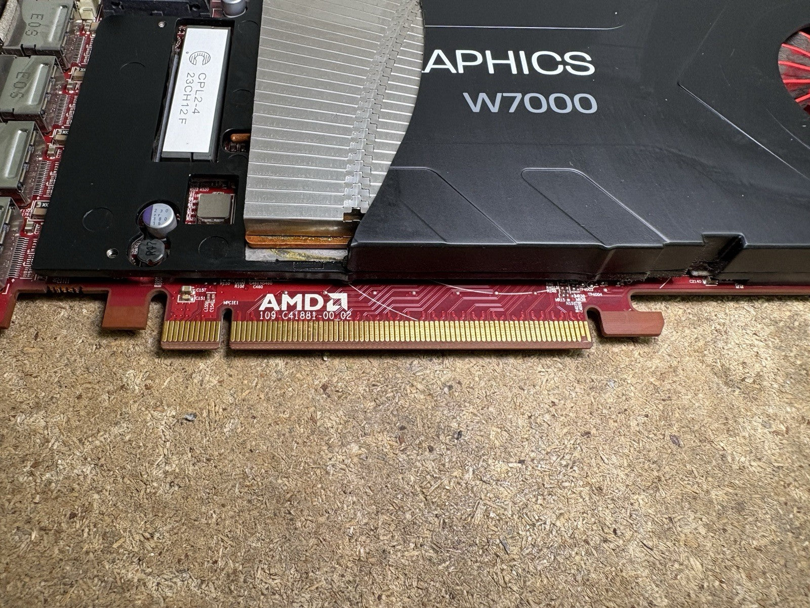 AMD FirePro W7000 4GB GDDR5 4x Display Port & EXTENDED BRACKET