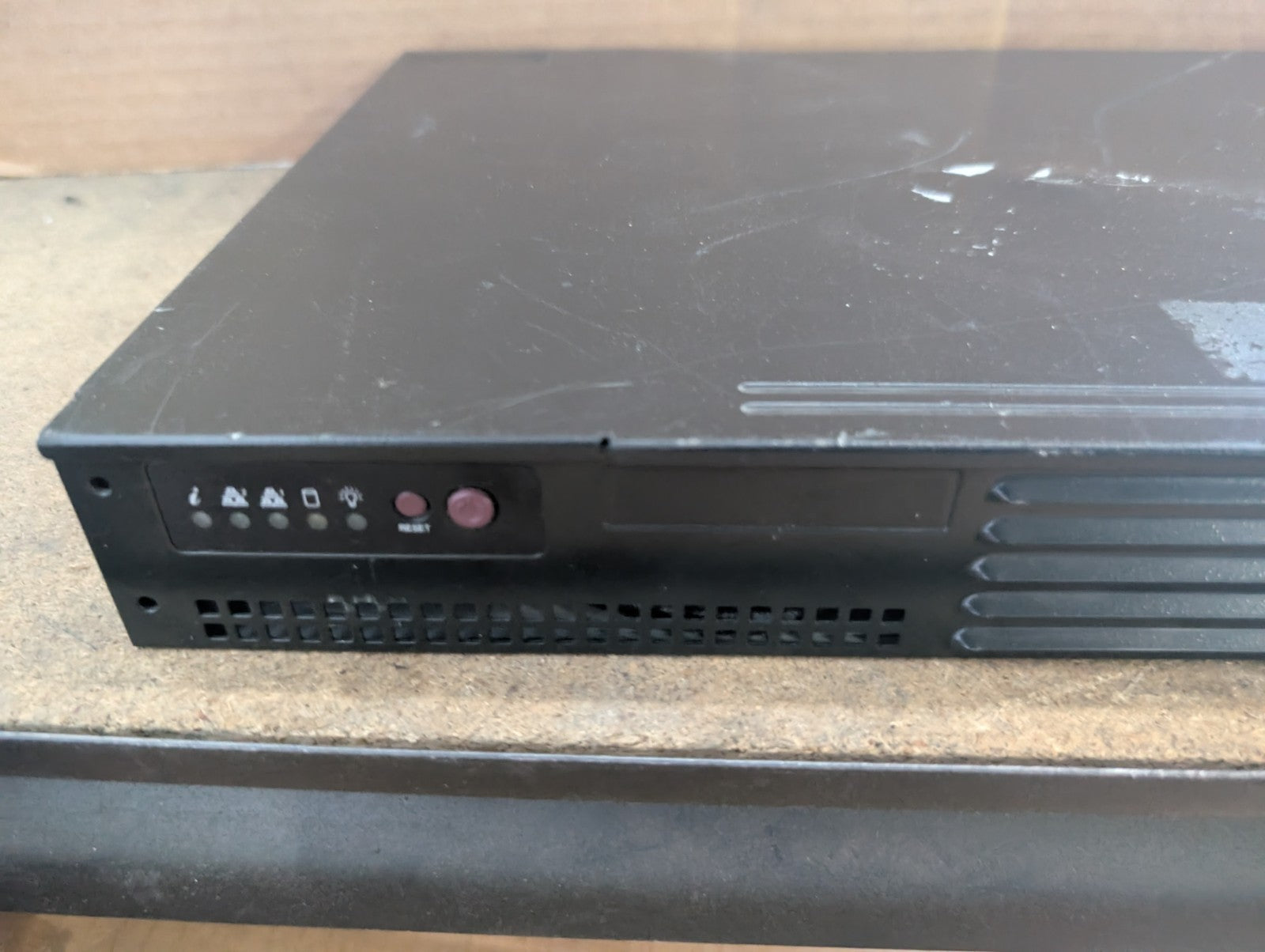 SuperMicro Server Intel Atom E3940 @ 1.6GHz 4GB RAM NO HD
