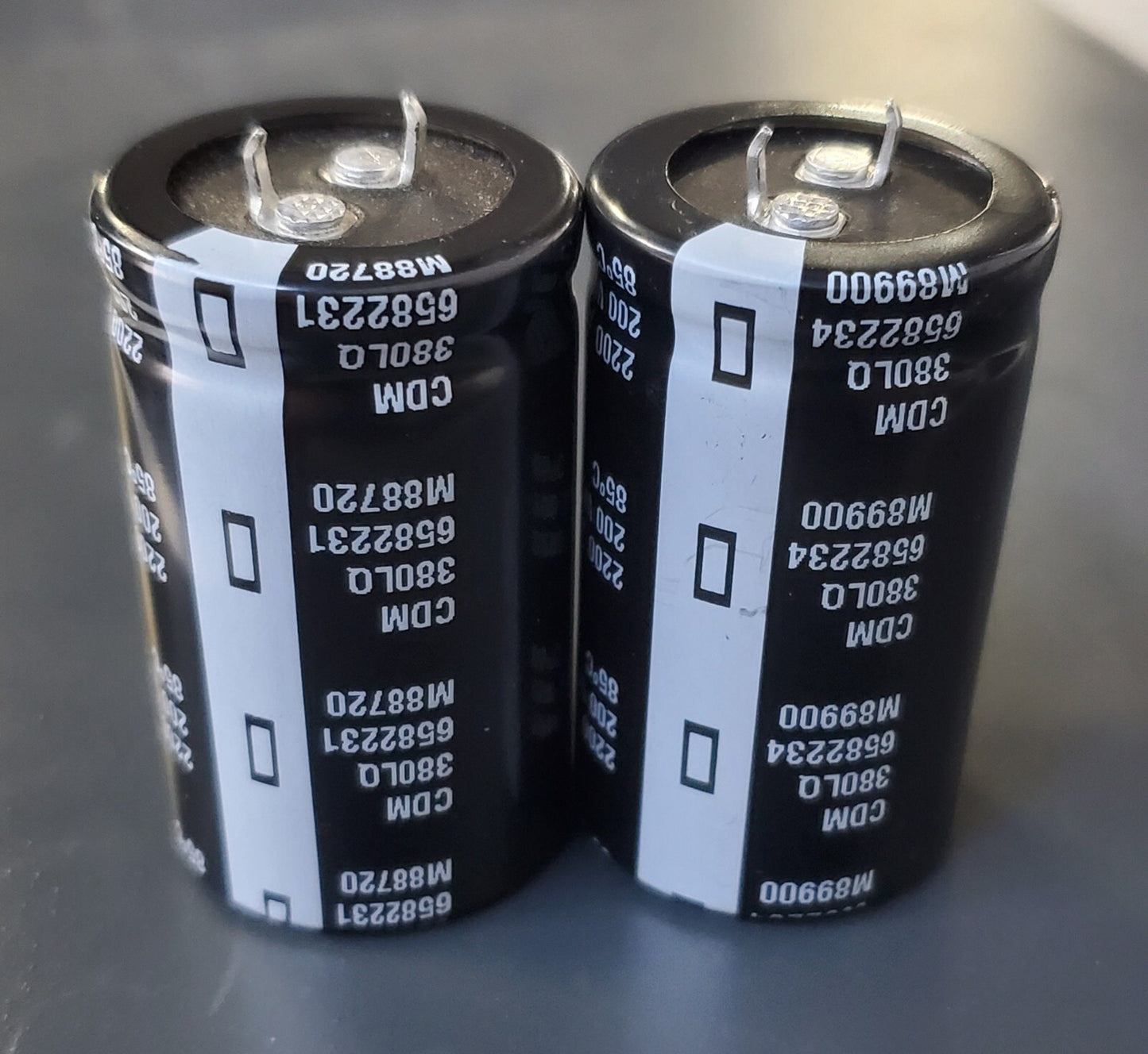 2x CDM Snap in Capacitors 200V 2200uF 85c 380LQ 6582231 M88720 QTY