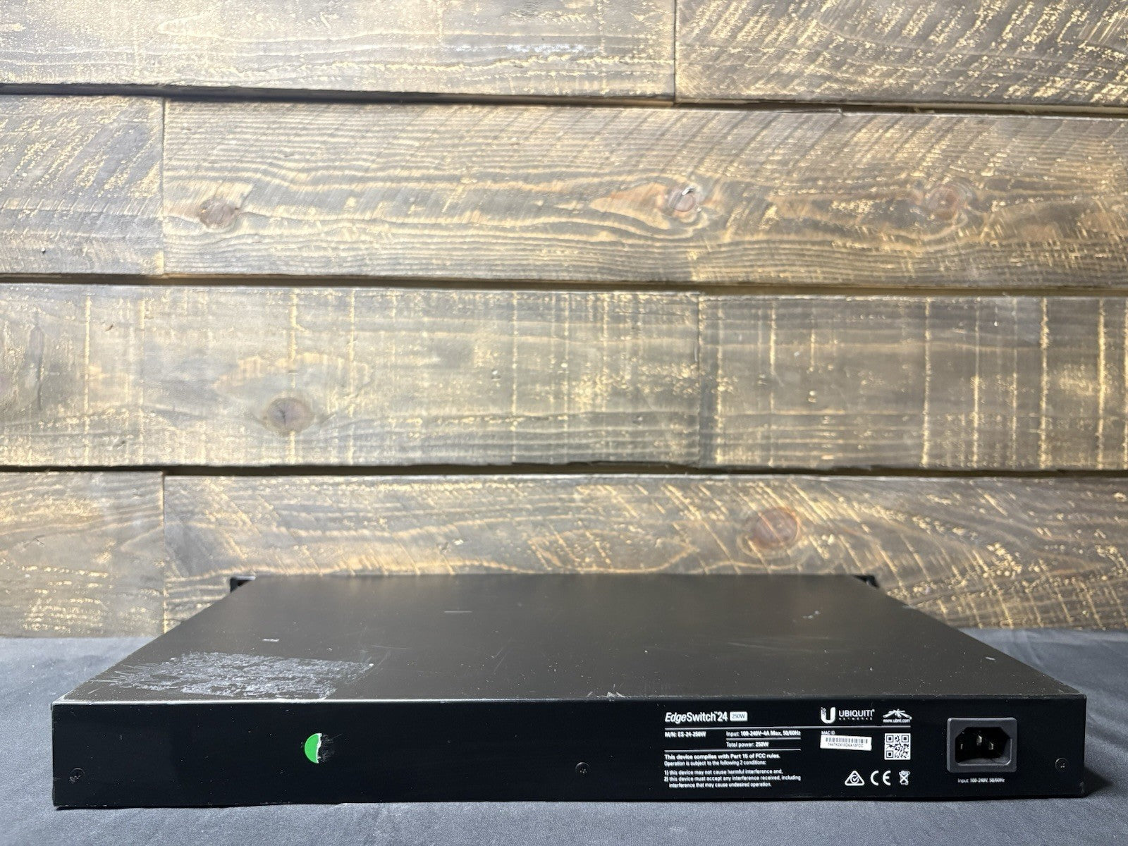 Ubiquiti Networks ES-24-250W 24 Port 250W EdgeSwitch