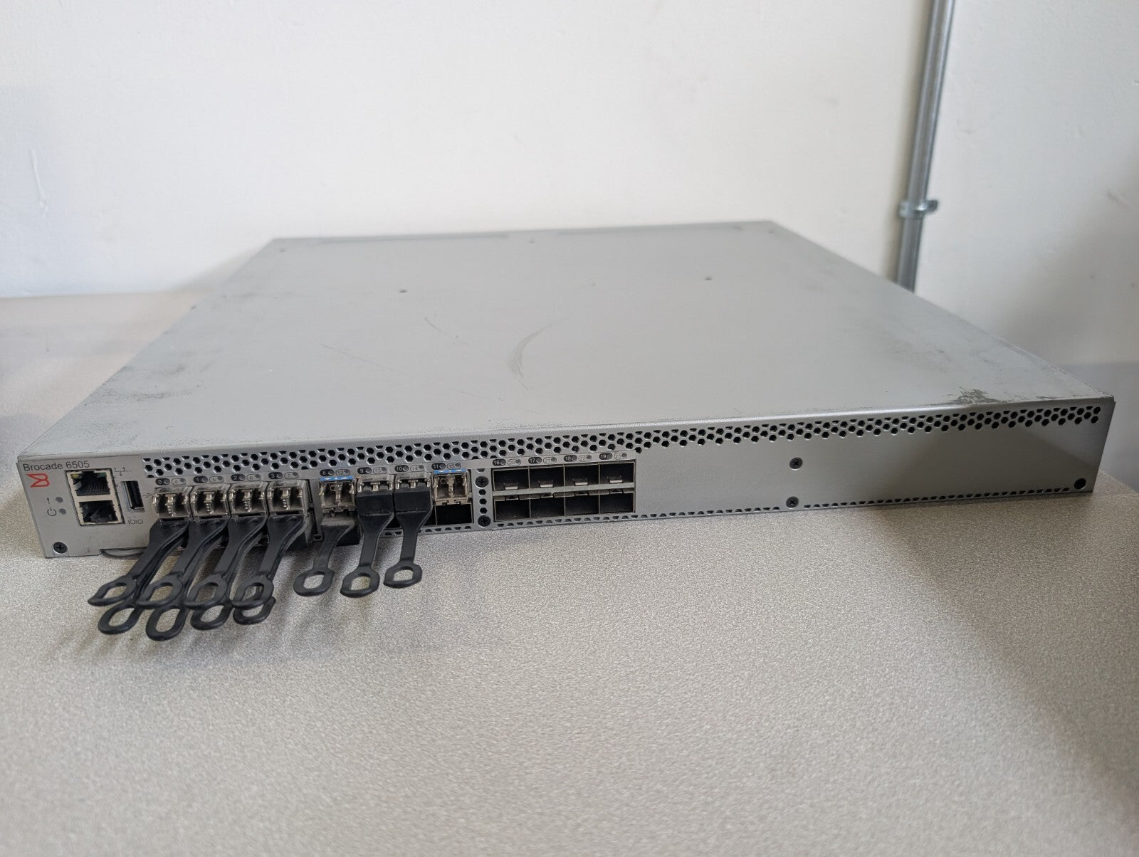 BROCADE 6505 (NA-6505-12-16G-MC-1R) 24-Port Switch Single PSU 12 active ports