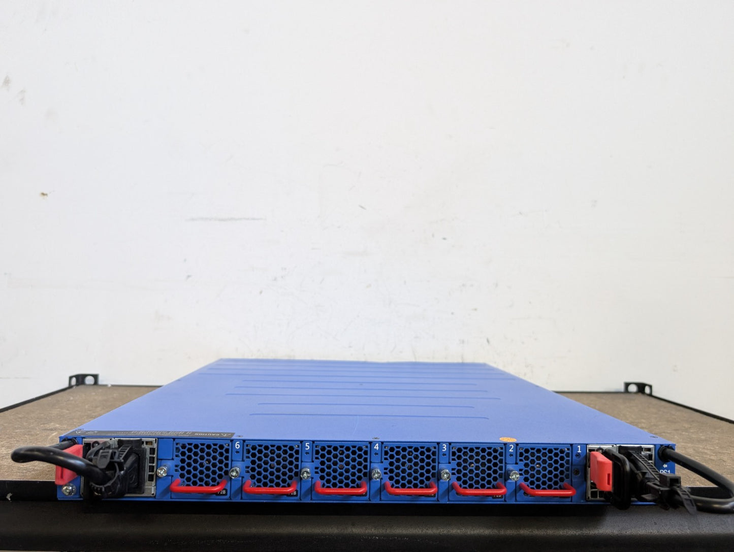 Edge-Core 7760-32X-A-AC-F 32-Port 100G Switch AS7760-32X W/Onie