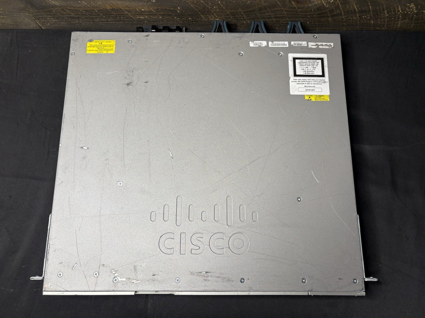 Cisco WS-C3850-24XS-E IP Base Switch 24 SFP+ Ethernet Ports 715WAC PWR *Cosmetic