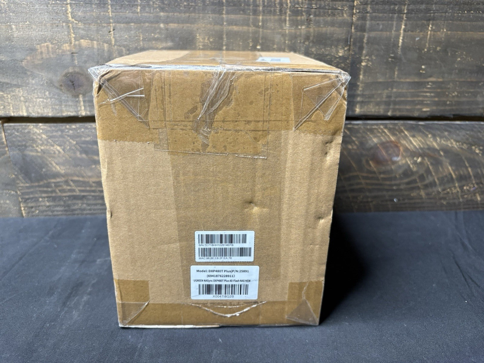 UGREEN NASync DXP480T Plus, All-Flash Thunderbolt 4 NAS Intel®  10-Core i5 CPU