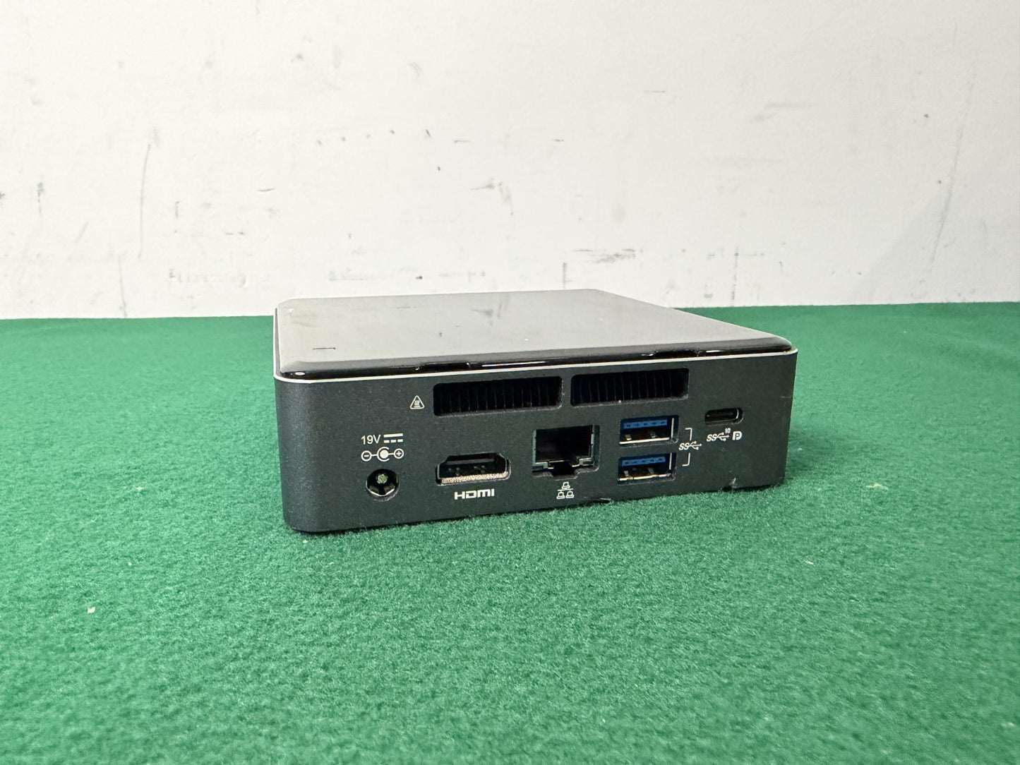 Intel NUC NUC7i3BNK i3-7100U 2.40GHz 4GB RAM, 256GB