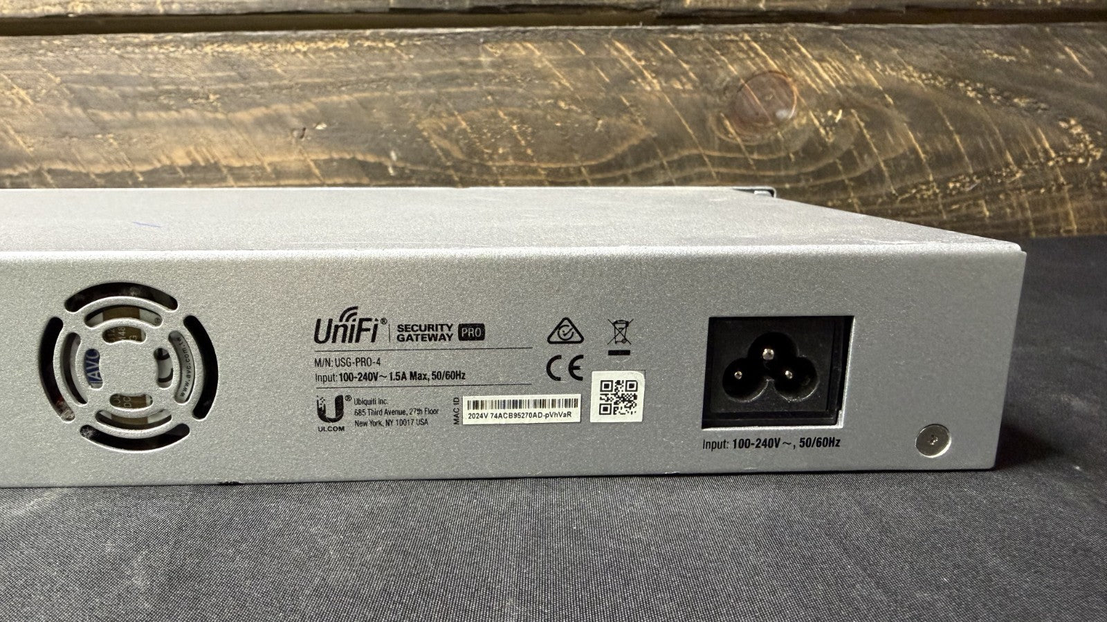 Ubiquiti Networks Unifi Security Gateway Pro USG-PRO-4 Enterprise Network