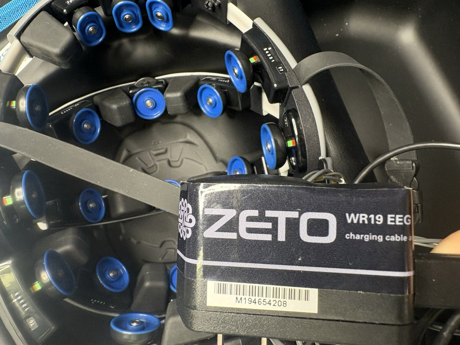 Zeto WR19 EEG Headset With Case/Charger & Soft Flat Electrodes