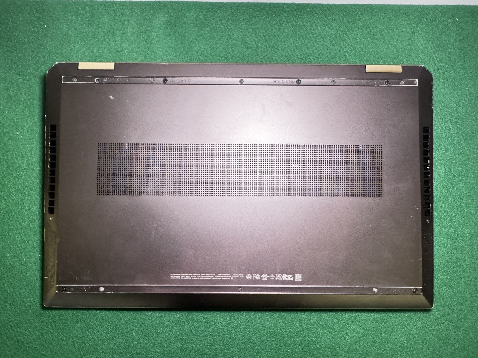 HP Spectre x360 15-EB1043DX 15.6" i7-1165G7 2.8GHz 16GB RAM 256 GB SSD *READ*