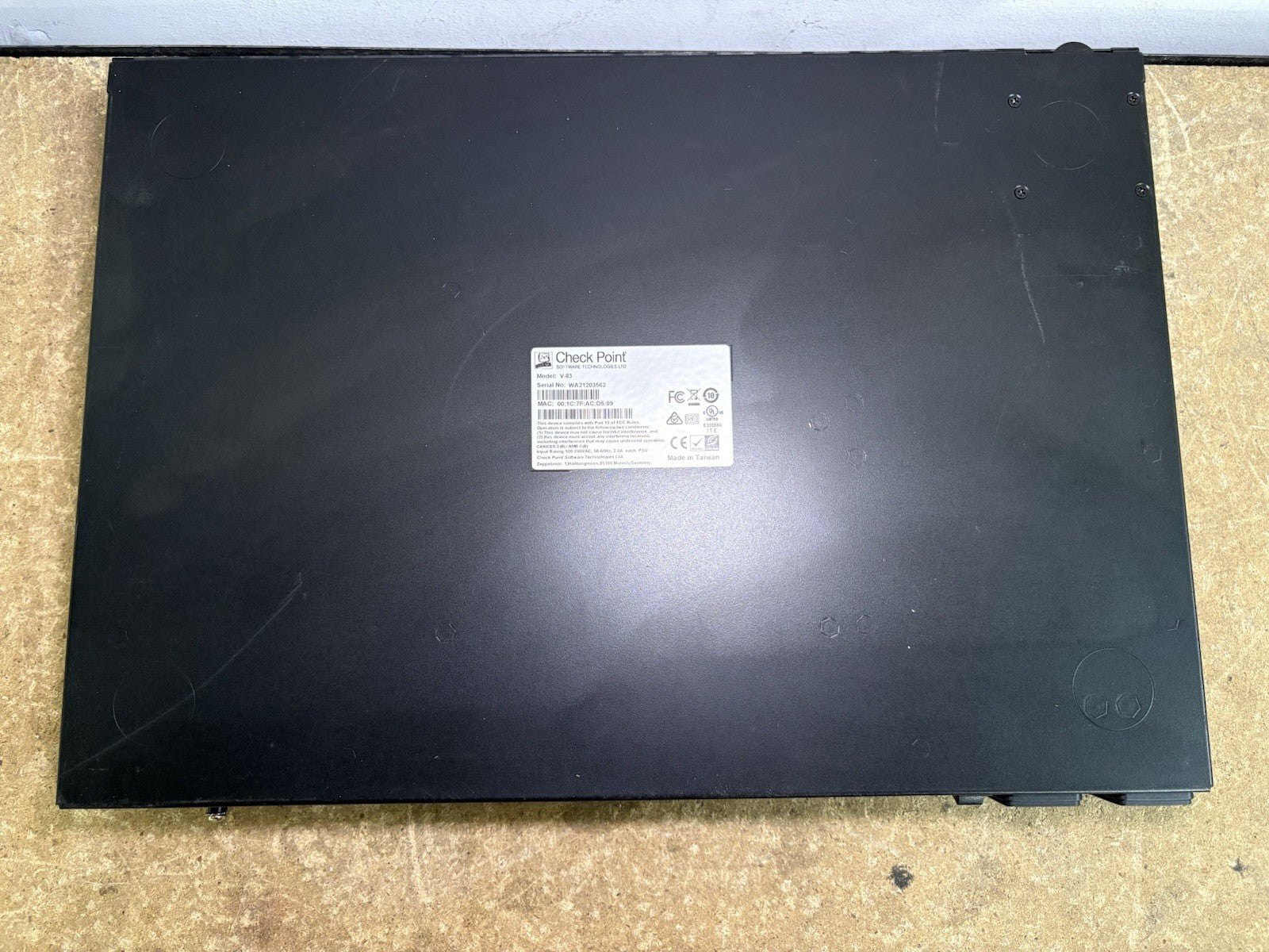Check Point V-83 SG1800 Security Firewall Gateway Router
