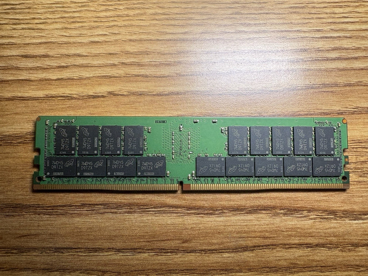 Micron 32GB 2Rx4 PC4-2400T-RB2-11 MTA36ASF4G72PZ-2G3D1QG Server Memory
