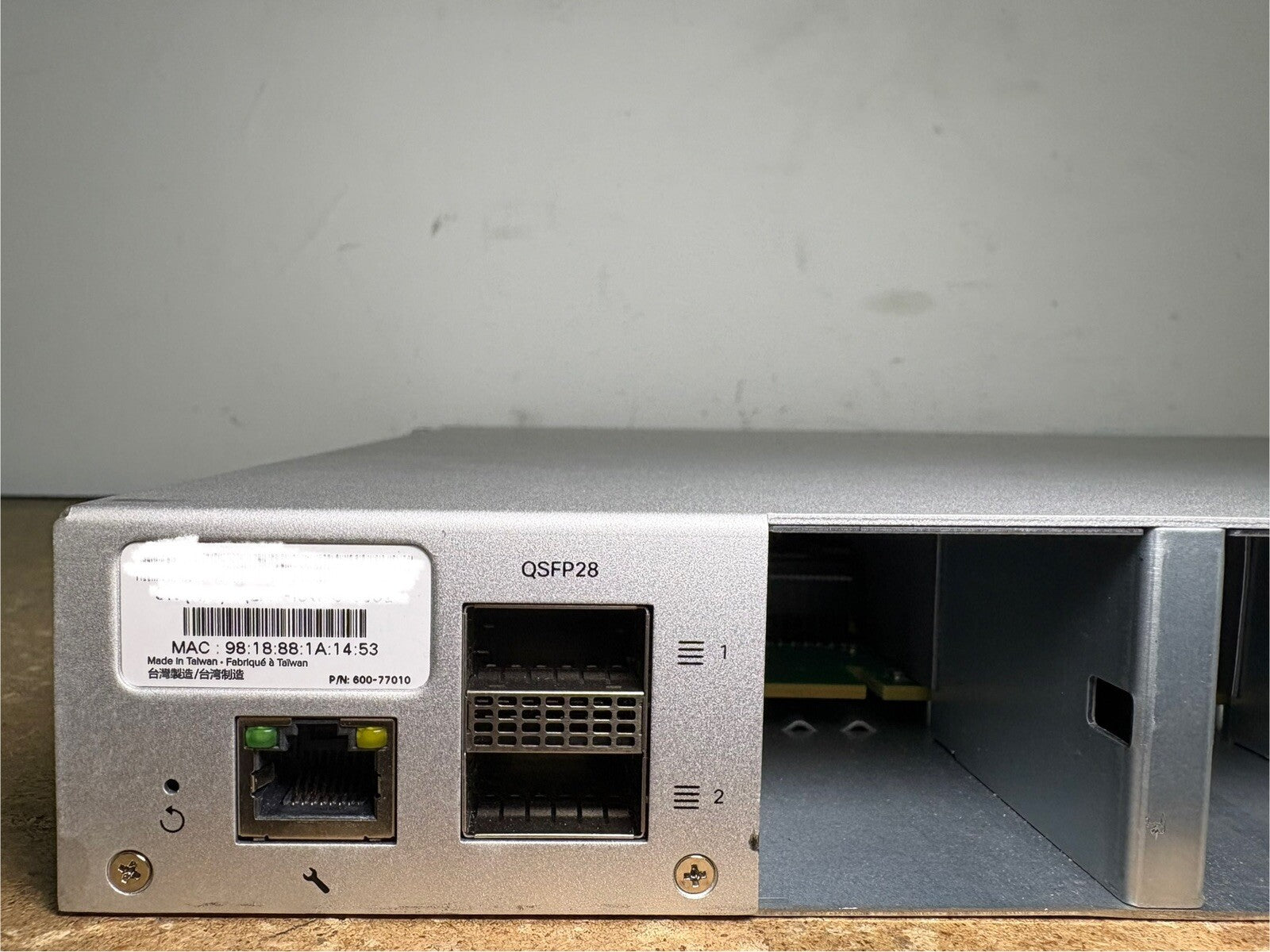 Meraki MS355-24X-HW UPoE 8-Port 10Gb UPoE 4xSPF+ 2xQSFP+ UNCLAIMED *No PSU/FANS