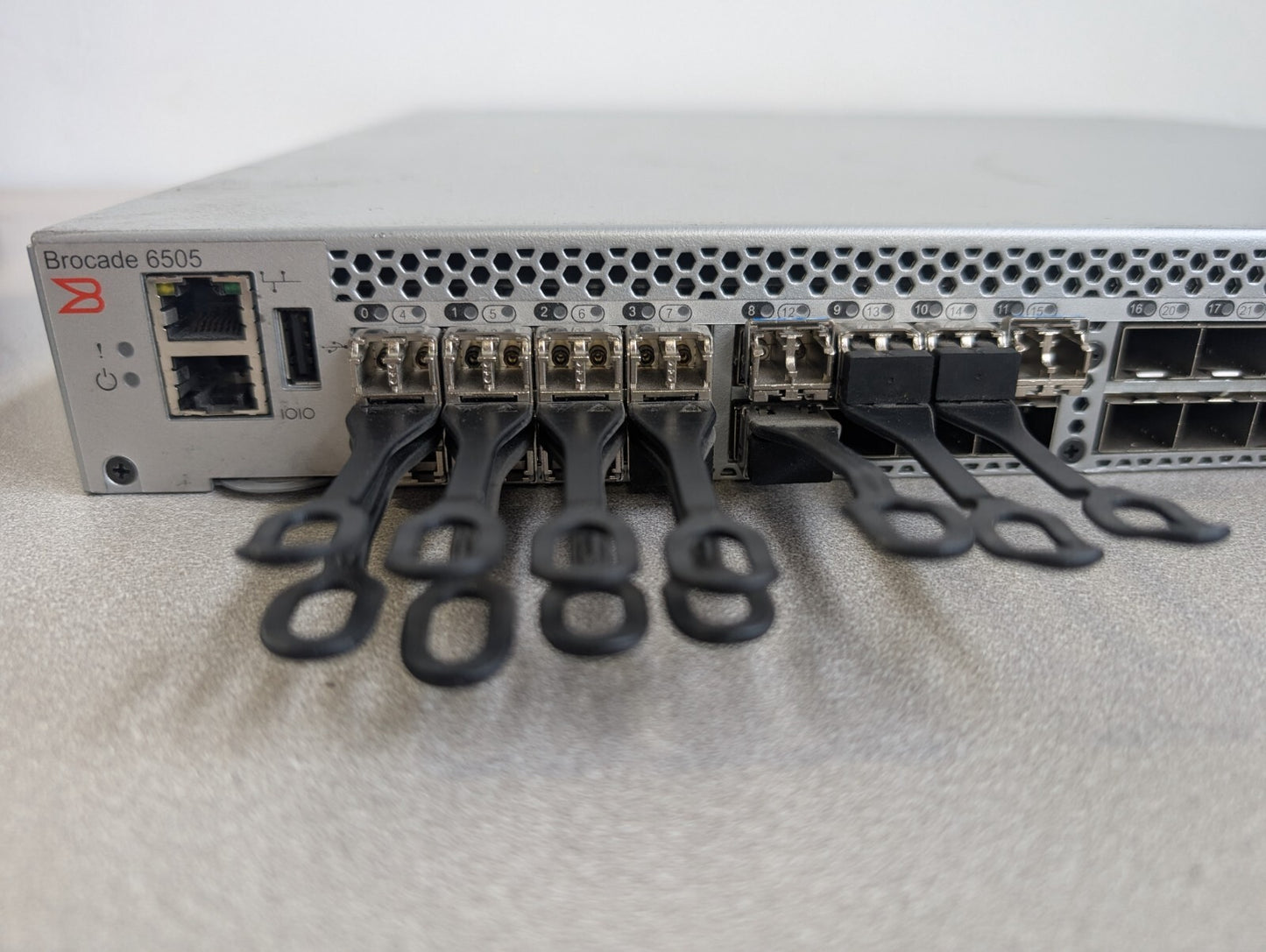 BROCADE 6505 (NA-6505-12-16G-MC-1R) 24-Port Switch Single PSU 12 active ports