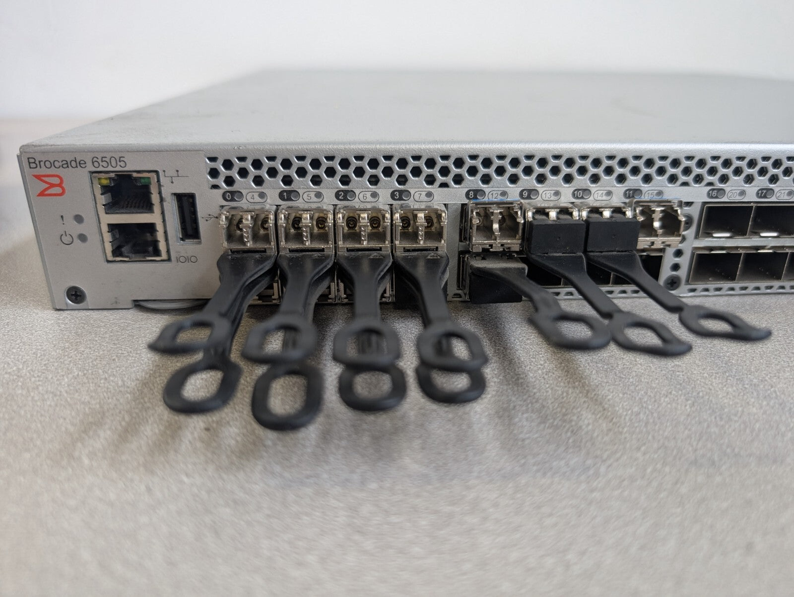 BROCADE 6505 (NA-6505-12-16G-MC-1R) 24-Port Switch Single PSU 12 active ports