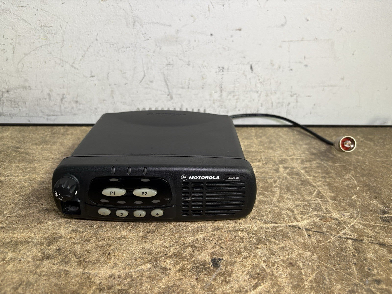 Motorola CDM750 AAM25SKC9PW1AN UHF 4 Channel Mobile Radio
