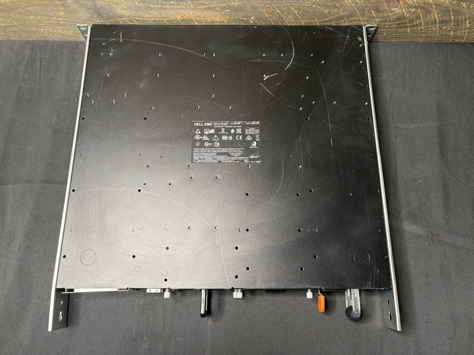 Dell EMC N3048EP-ON 48-Port Gigabit Rack Mountable Network Switch