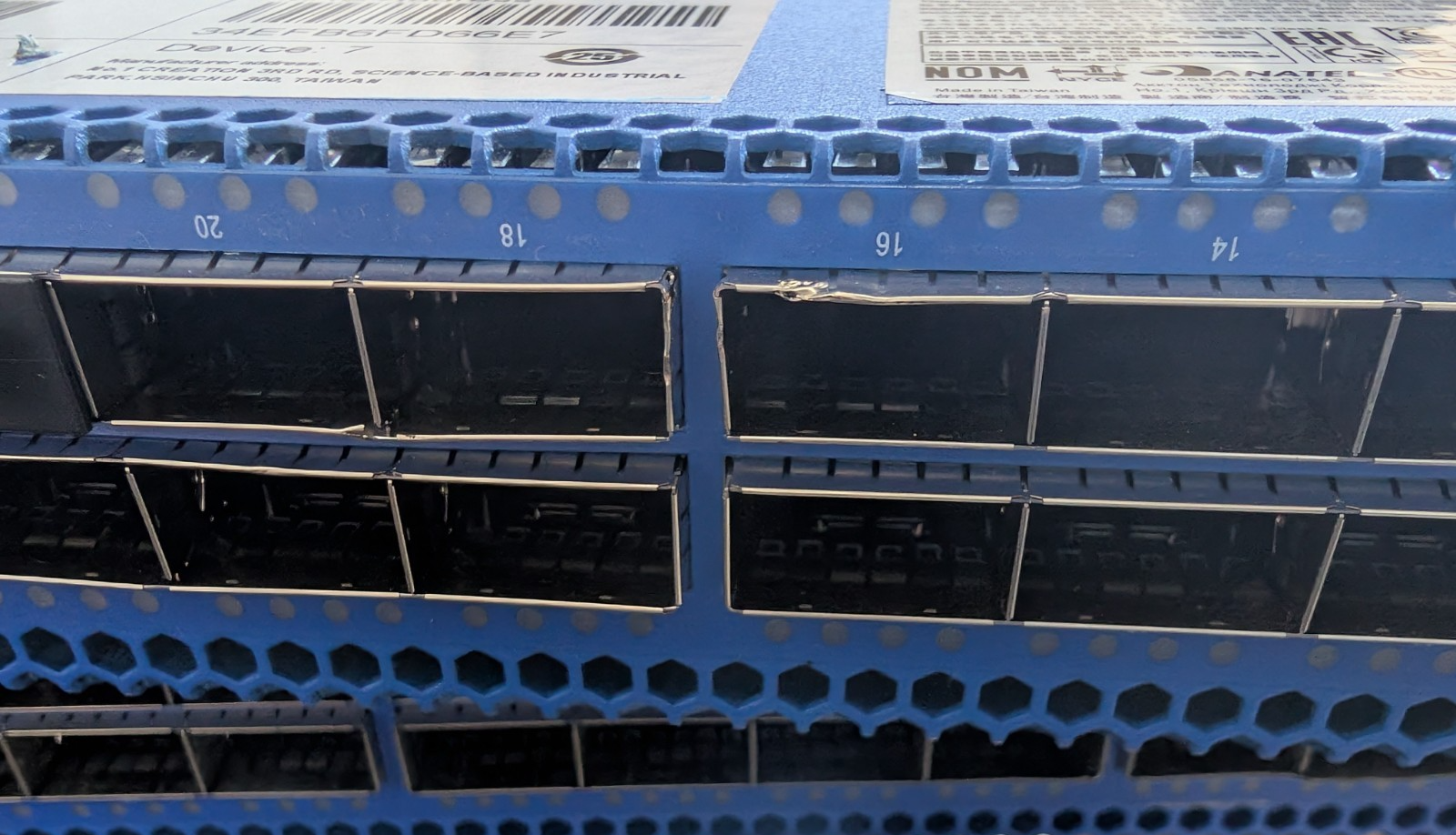 Edge-Core 7762-32X-A-AC-F-HVDC 32-Port 100G Switch AS7762-32X W/ Onie