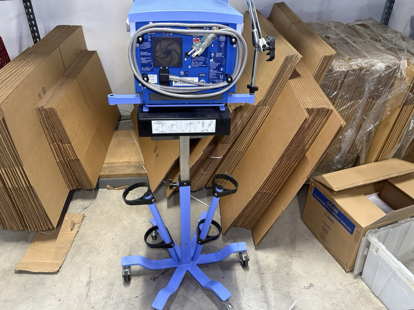 Carefusion Vela T Bird Series Ventilator System Model 16532-00  *READ*