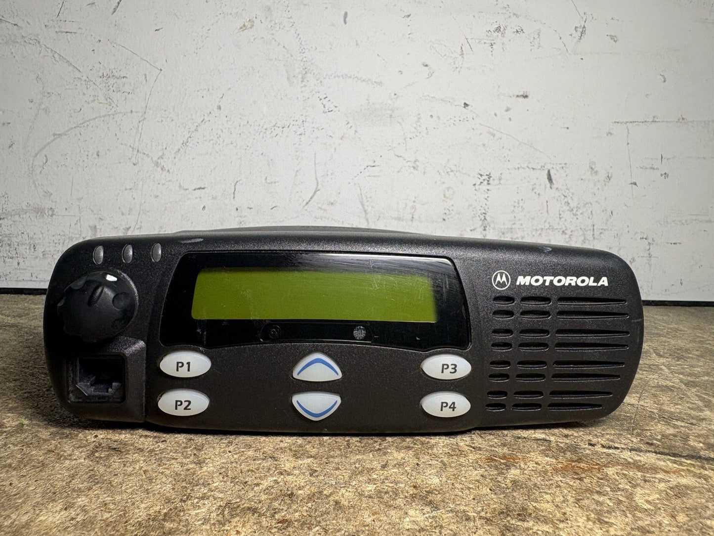 Motorola Mobile Two-Way Radio AAM25KHD9AA2AN Control Head GCN6113C