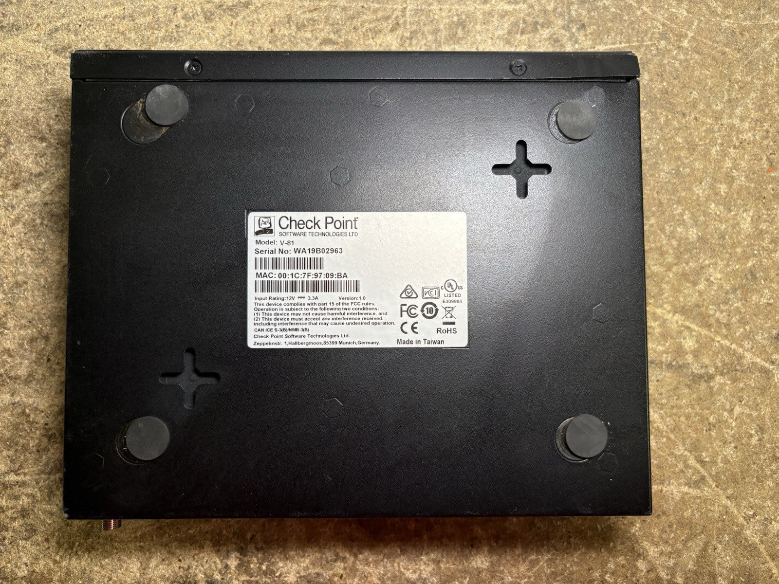 Check Point Quantum Spark 1570R V-81 Security Appliance