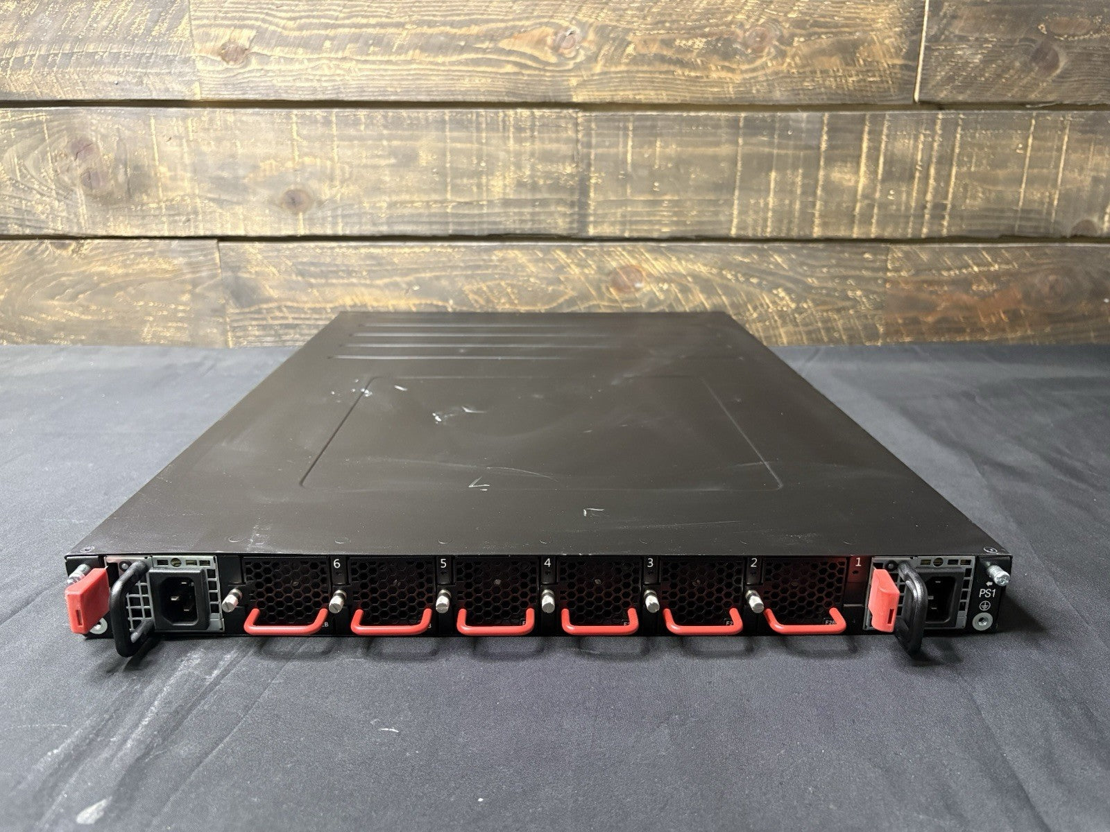 EDGE-CORE Networks ASFX816BBX Switch