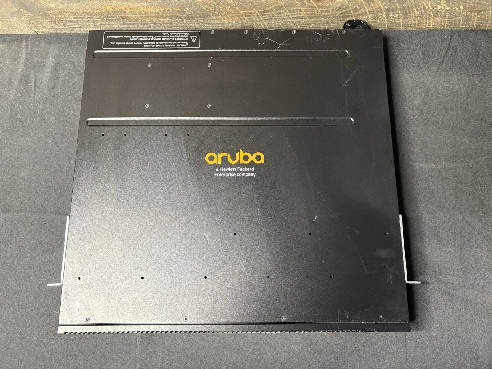 HP Aruba JL073A 3810M 24G POE+ 1-Slot Switch & 4-port stacking module *No PSU