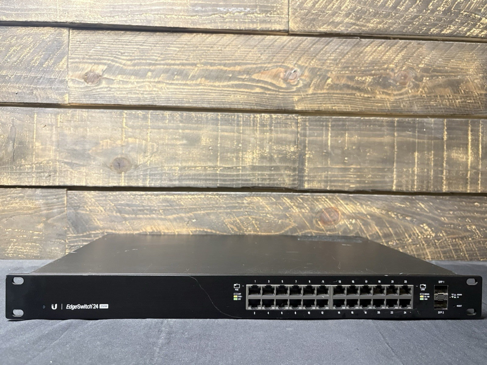 Ubiquiti Networks ES-24-250W 24 Port 250W EdgeSwitch