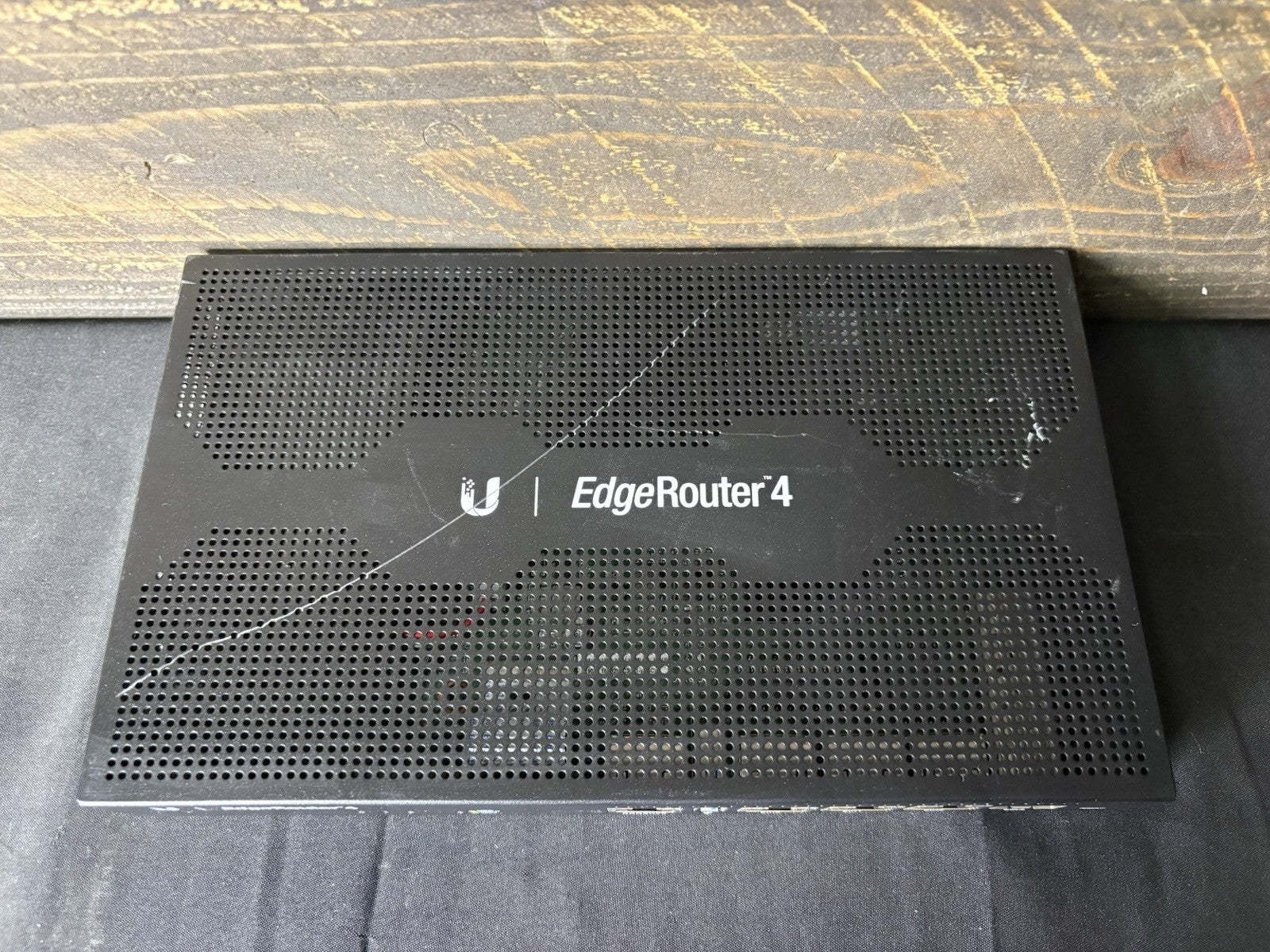 Ubiquiti Networks EdgeRouter 4 (ER-4) Gigabit Router
