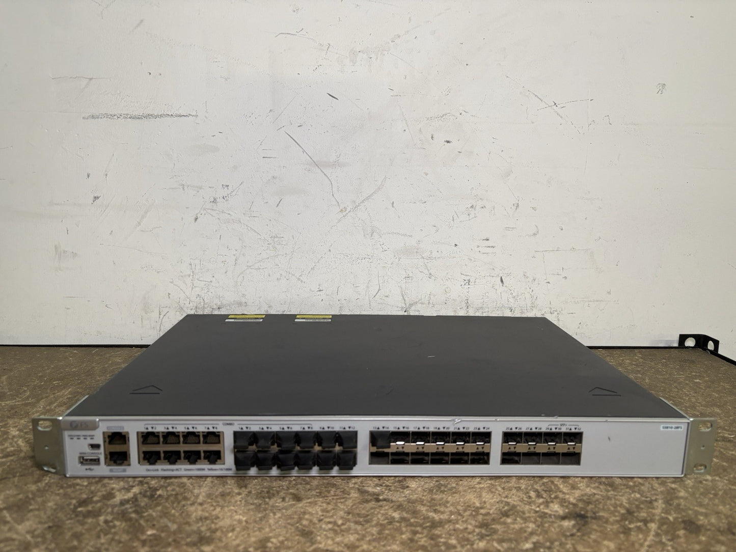 FS S5810-28FS 28-Port Gigabit Ethernet L3 Stackable Switch