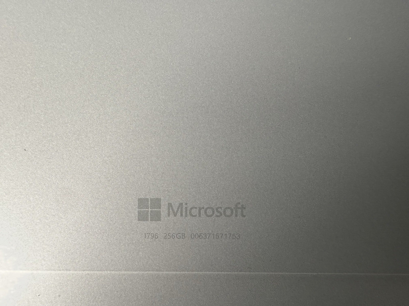 Microsoft Surface Pro 5 1796 12.3" Intel Core i5-7300U 2.60Ghz 8GB RAM 256GB SSD
