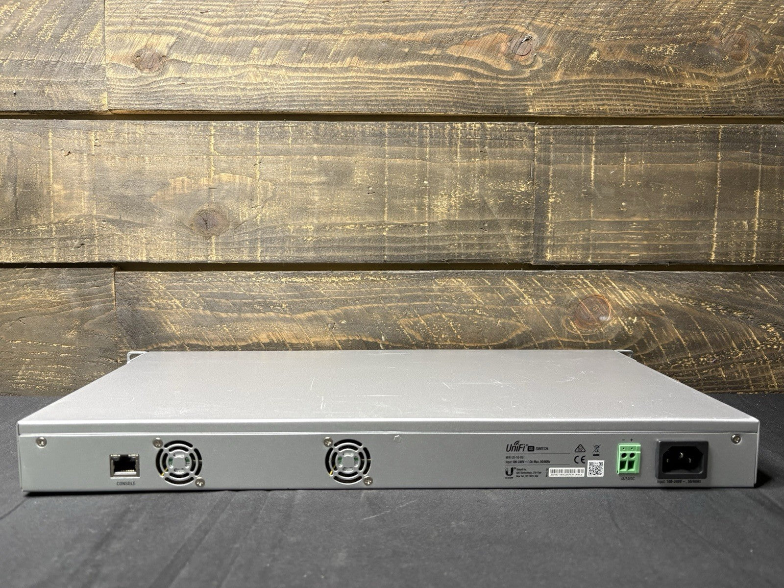 Ubiquiti Networks UniFi US-16-XG 10G 16-Port Managed Switch *Cosmetic