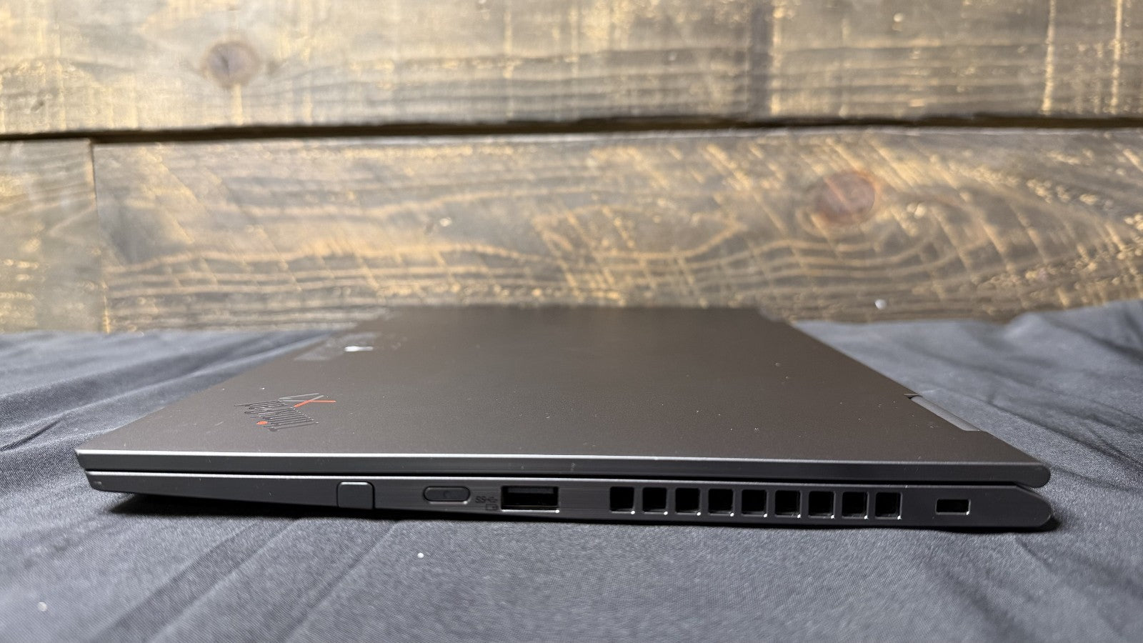 LENOVO ThinkPad X1 Yoga Gen 5 i5-10210U-16GB-256GB WIN 11