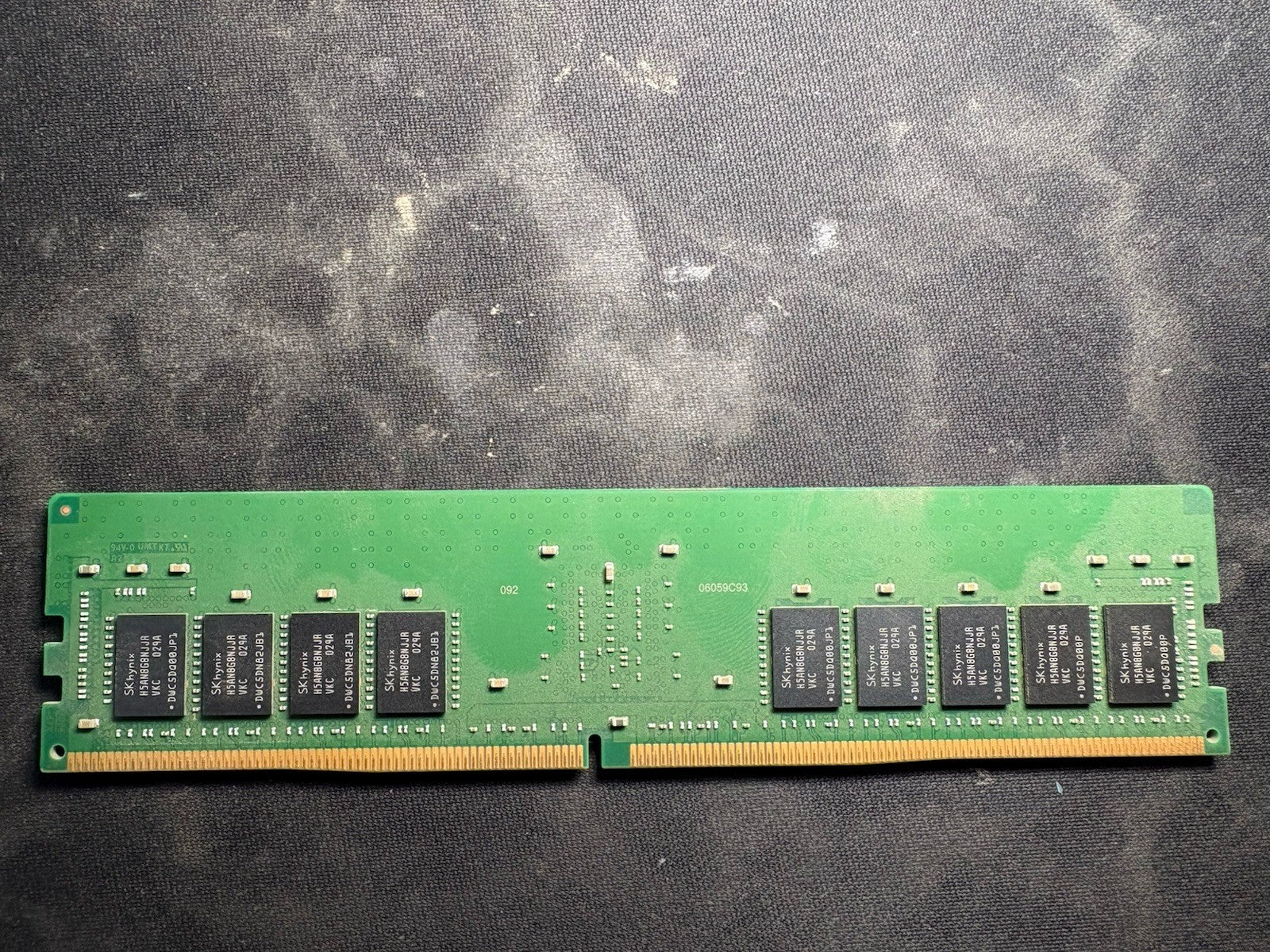 SKHynix 16GB 2Rx8 PC4-2666V-RE2-12 DUALRANK ECC RIMM Server RAM HMA82GR7JJR8N-VK