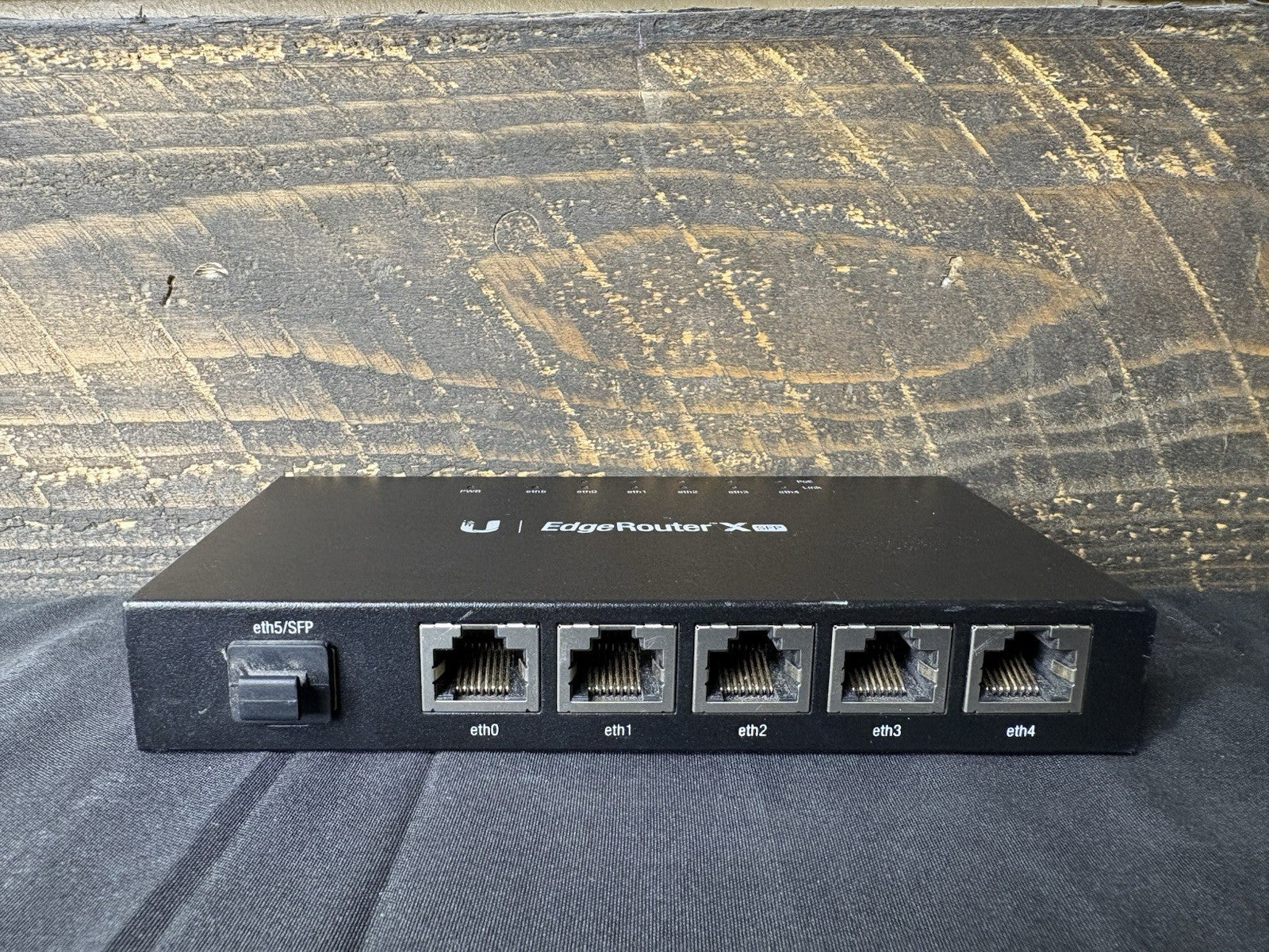 Ubiquiti (ER-X-SFP) EdgeRouter X Advanced Gigabit Router *NO ADAPTER*